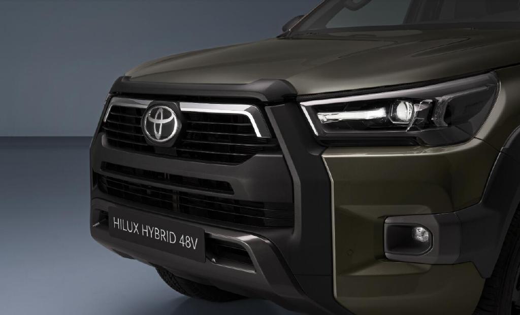2024款丰田hilux海外上市新增了轻混系统油耗75l功率150kw