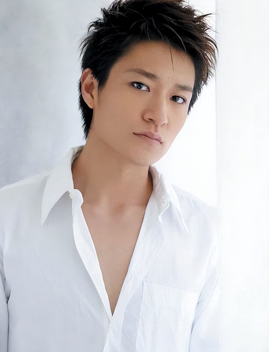 李宗翰也是大家非常熟悉的男演员,年轻的时候,李宗翰算得上是内娱的