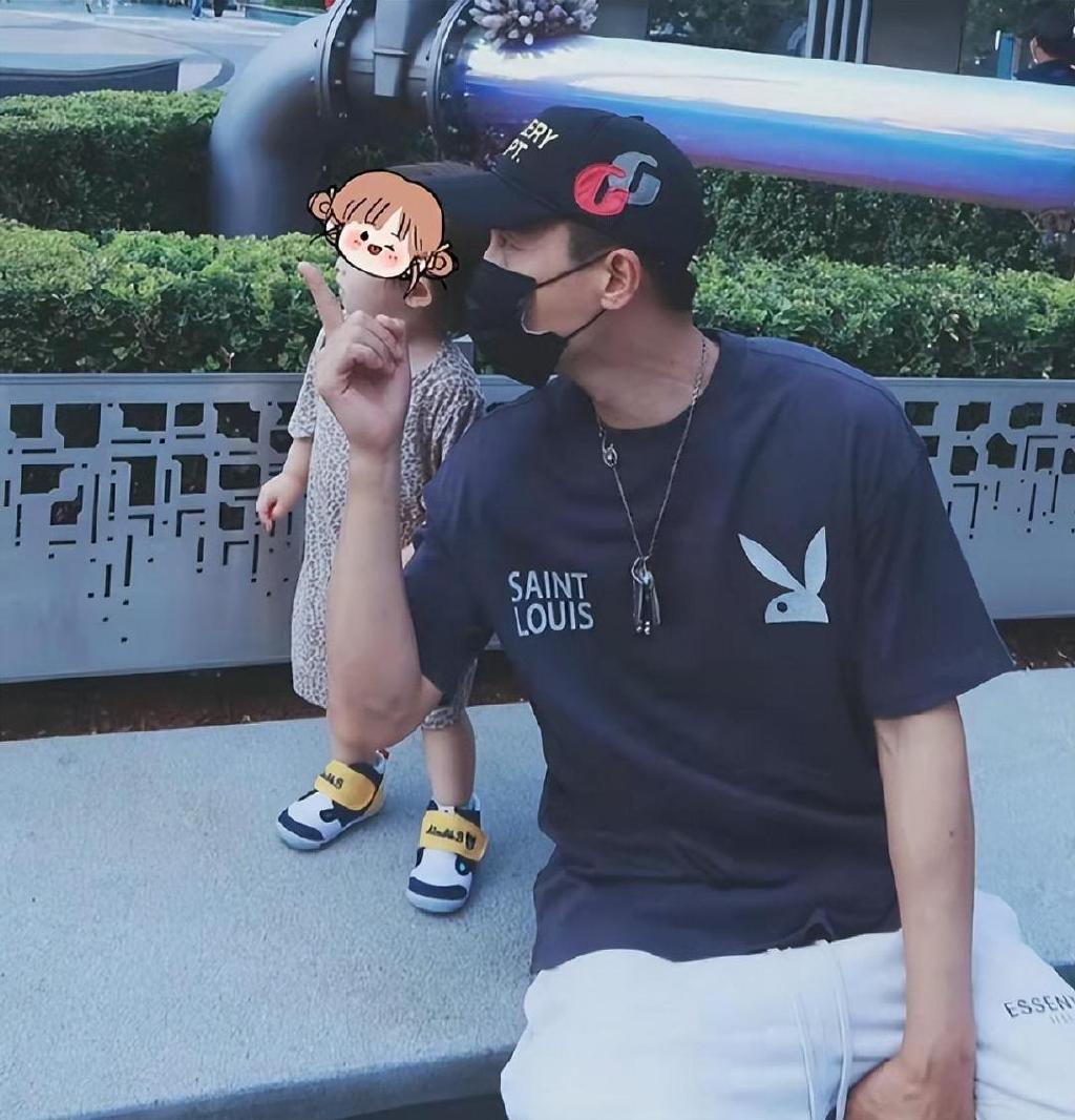 杜淳称绝不允许女儿出国上学,全家均赞成,王灿直呼:出国干啥休闲区蓝鸢梦想 - Www.slyday.coM 杜淳称绝不允许女儿出国上学,全家均赞成,王灿直呼:出国干啥休闲区蓝鸢梦想 - Www.slyday.coM