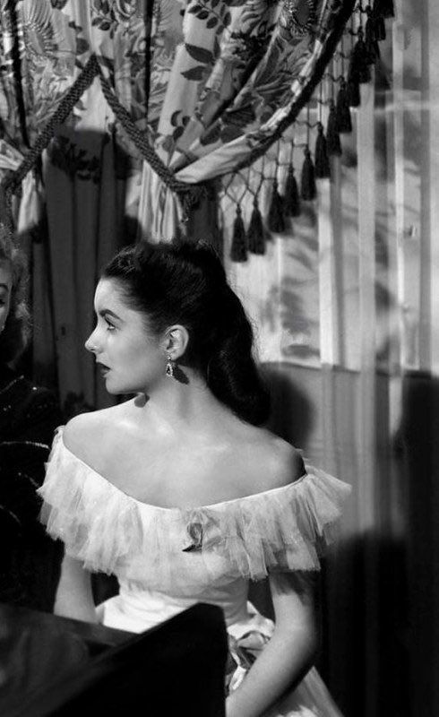 伊丽莎白·泰勒,侧颜_高清图集_新浪网