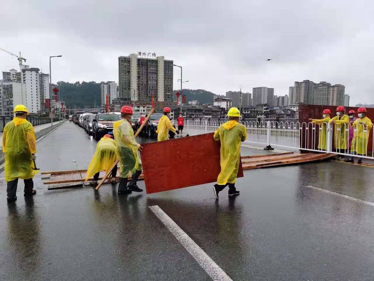 国内疫情晚报：上海新增2例本土确诊，湖南张家界今日“重启”休闲区蓝鸢梦想 - Www.slyday.coM