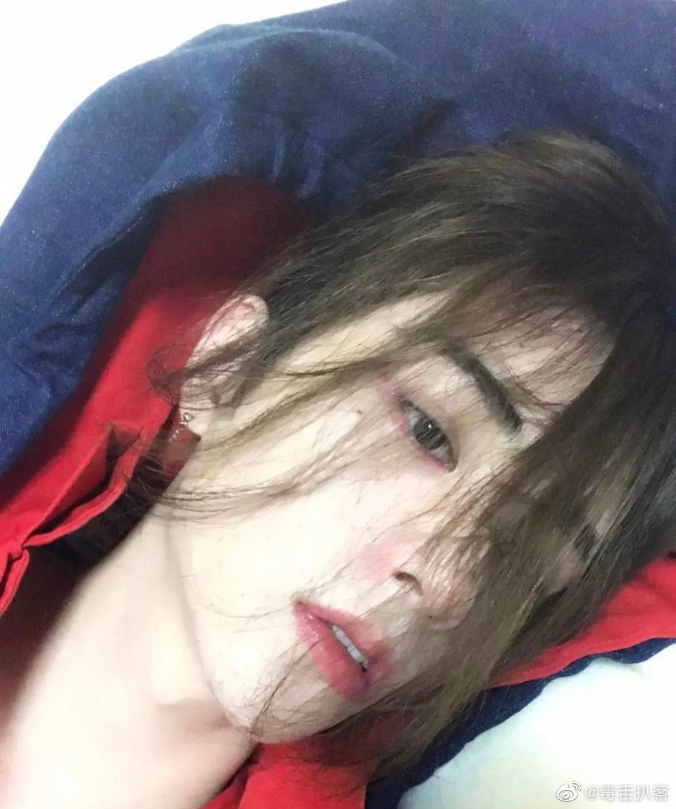 1/ 6邓孝慈节目生图,图1,2是之前的出圈图,你