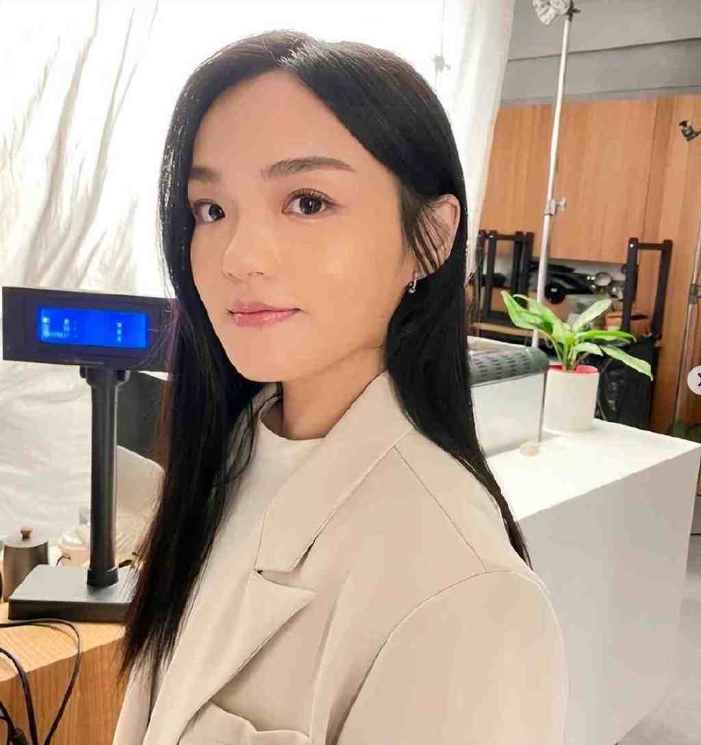 歌手徐佳莹官宣怀二胎,透露腹中是女宝,儿女双全超幸福休闲区蓝鸢梦想 - Www.slyday.coM 歌手徐佳莹官宣怀二胎,透露腹中是女宝,儿女双全超幸福休闲区蓝鸢梦想 - Www.slyday.coM