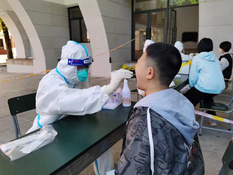 福州师生核酸采样现场直击！要复课啦，你准备好了吗？休闲区蓝鸢梦想 - Www.slyday.coM