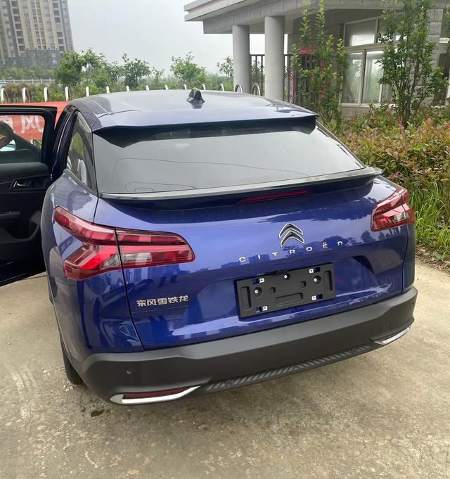 法系车的翻身之作轿跑车身16t动力雪铁龙凡尔赛c5x实拍