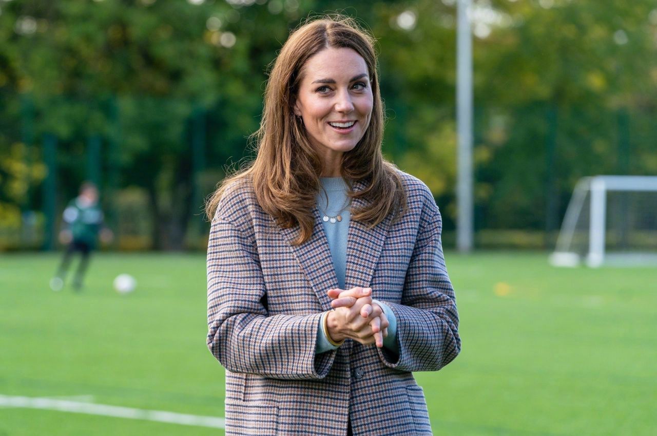 在英格兰拜访德比大学的凯特王妃Kate Middleton