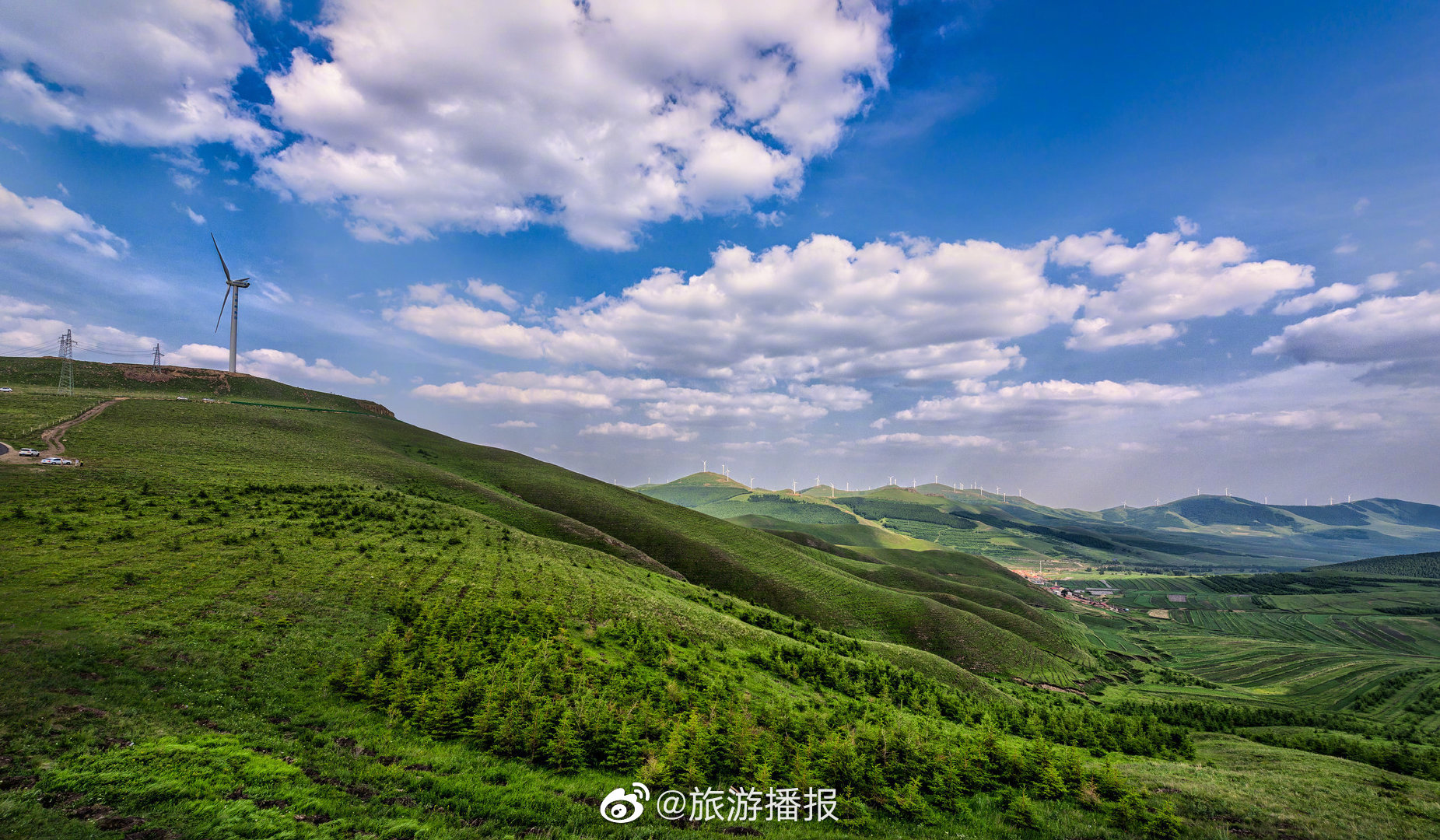 张北境内西起野狐岭,东至桦皮岭,被人称为草沿天路……__财经头条