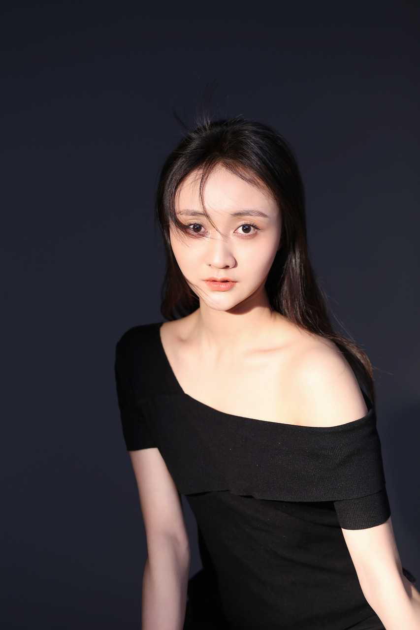 张雪琦 00年 天蝎座 河北石家庄人……__财经头条