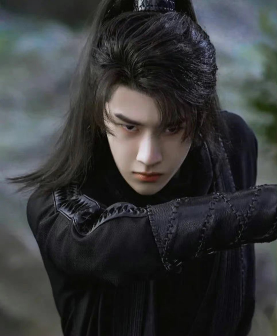 古装黑衣美男，谁是你心目中的古装男神？__财经头条