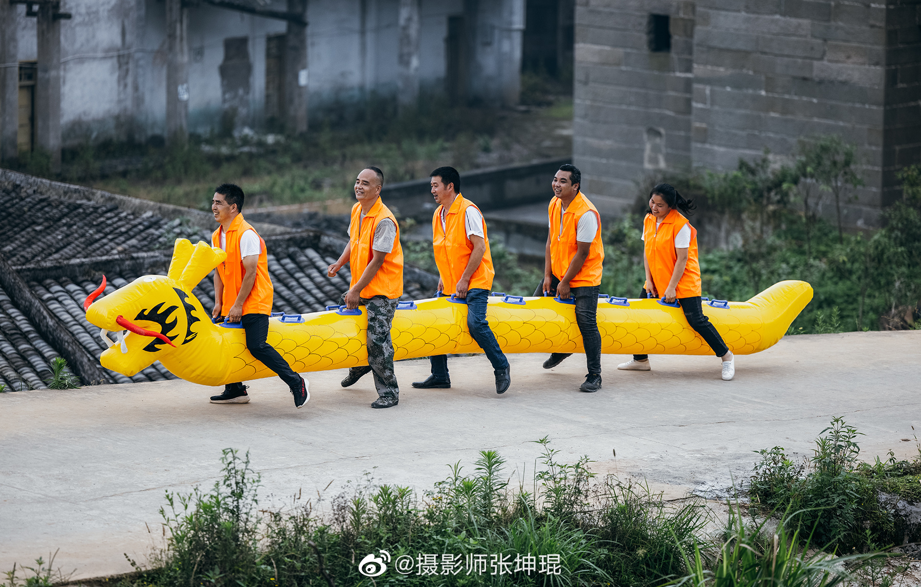 丰都董家镇旱地赛龙舟,体验不一样的端午节__财经头条