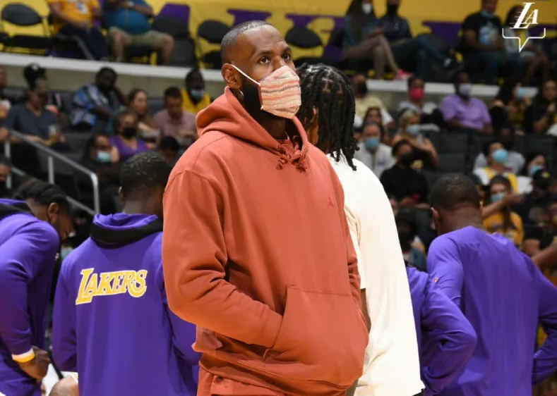 3年3200万美元,成为湖人牺牲品!老詹想带队夺冠,还要送走一人休闲区蓝鸢梦想 - Www.slyday.coM 3年3200万美元,成为湖人牺牲品!老詹想带队夺冠,还要送走一人休闲区蓝鸢梦想 - Www.slyday.coM