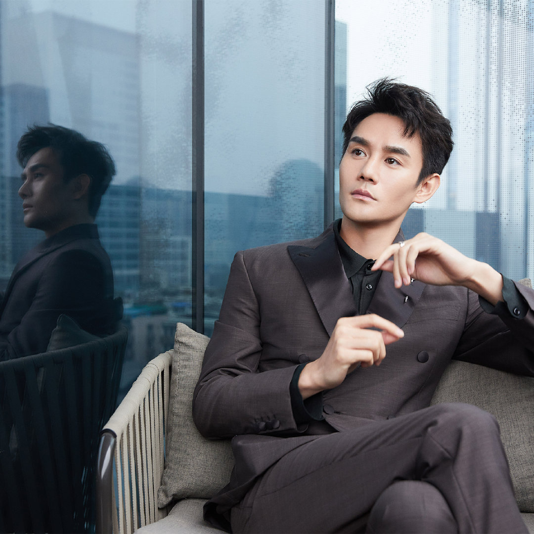 王凯演绎多套__财经头条