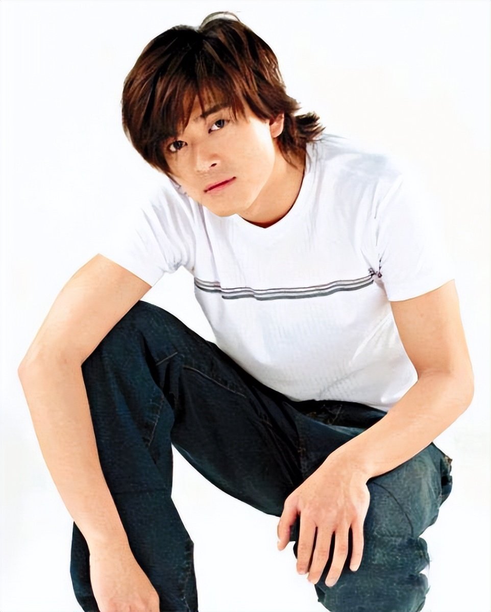 说起陈晓东这个名字,应该很多年轻人对他很不熟悉了,因为如今的他没