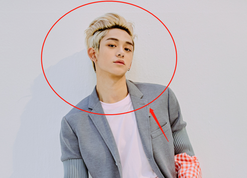 《跑男8》黄旭熙远程视频,全程都戴黑色帽子