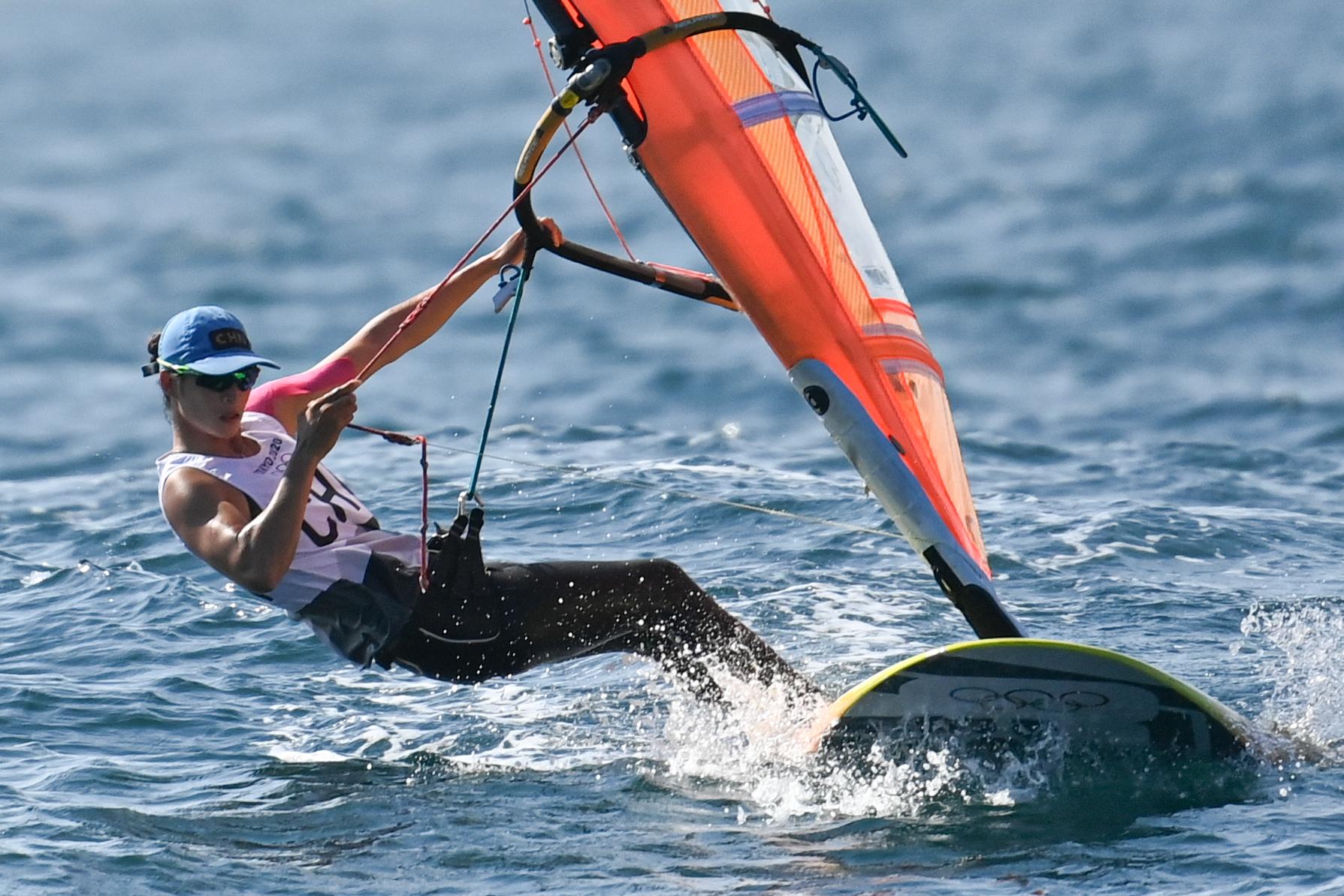 新华社记者 黄宗治 摄7月25日,运动员在男子单人艇激光级比赛中.