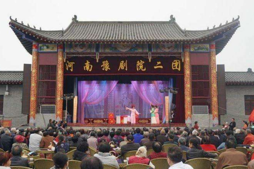 城内设有文化节,景观街,民俗街,戏曲广场,民俗大舞台等十多项亮点工程