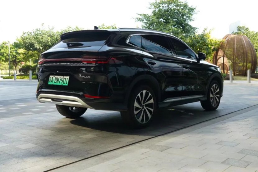 再次成为焦点试比亚迪宋plusev冠军版