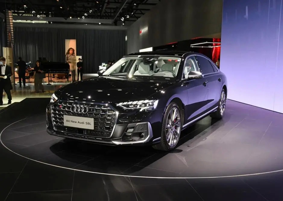 奥迪豪华奥迪性能s8l用200万的价格来证明自己的地位