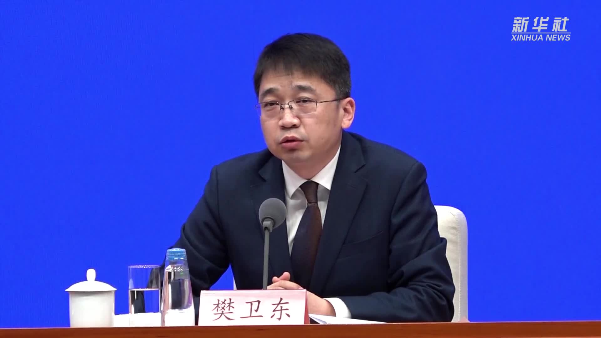 国家医保局:职工医保个人账户可给父母使用