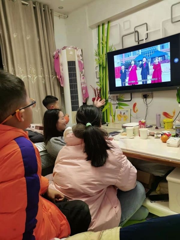 车谷这所小学让孩子们亮相自己的“春晚”舞台休闲区蓝鸢梦想 - Www.slyday.coM