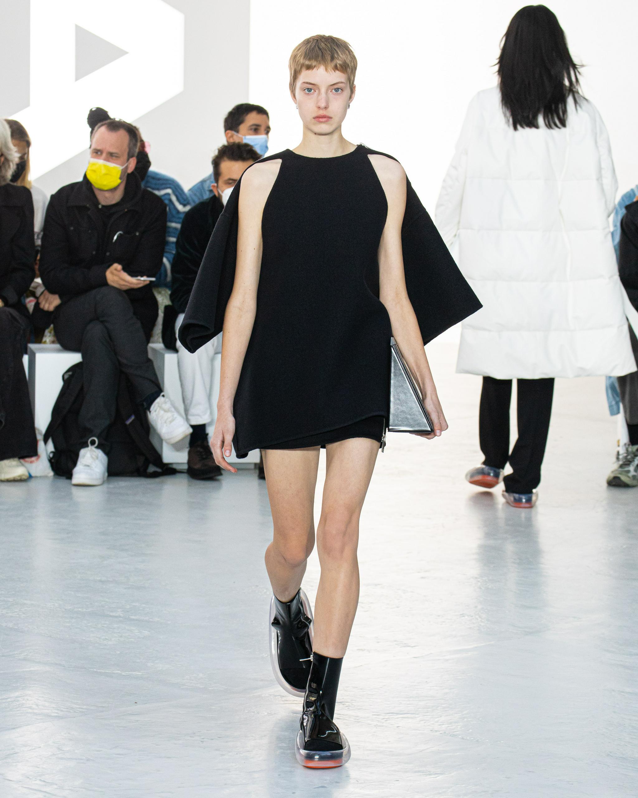 SHANG XIA 2022春夏系列 10月4日……休闲区蓝鸢梦想 - Www.slyday.coM