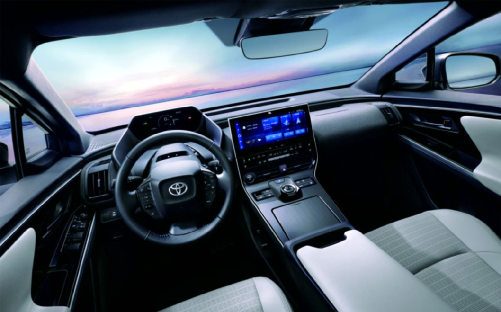 对比刚上市的丰田bZ4X，欧拉芭蕾猫售价果然定贵了？