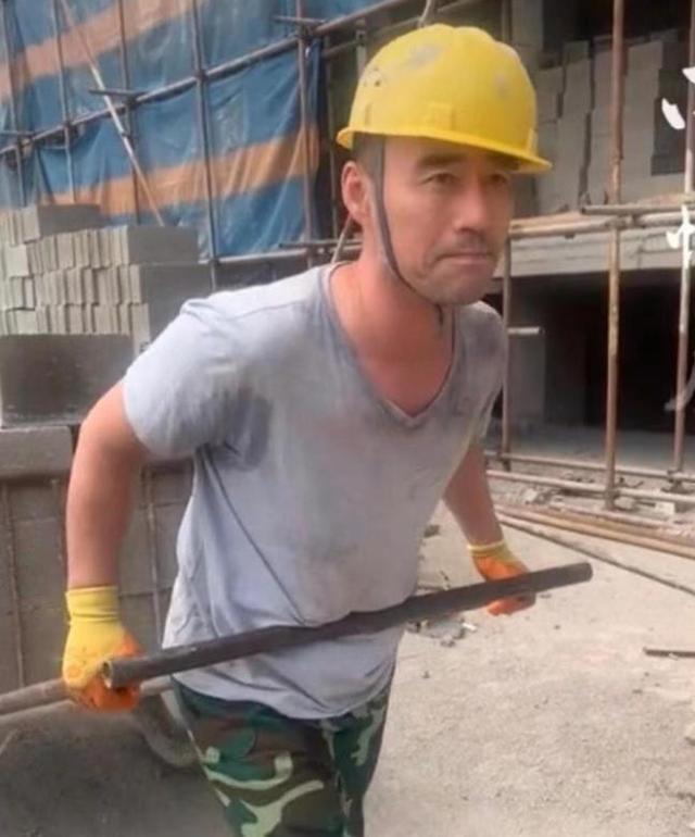 初代《星光大道》选手叙旧,56岁王旭稳坐C位,年前曾在工地搬砖休闲区蓝鸢梦想 - Www.slyday.coM 初代《星光大道》选手叙旧,56岁王旭稳坐C位,年前曾在工地搬砖休闲区蓝鸢梦想 - Www.slyday.coM