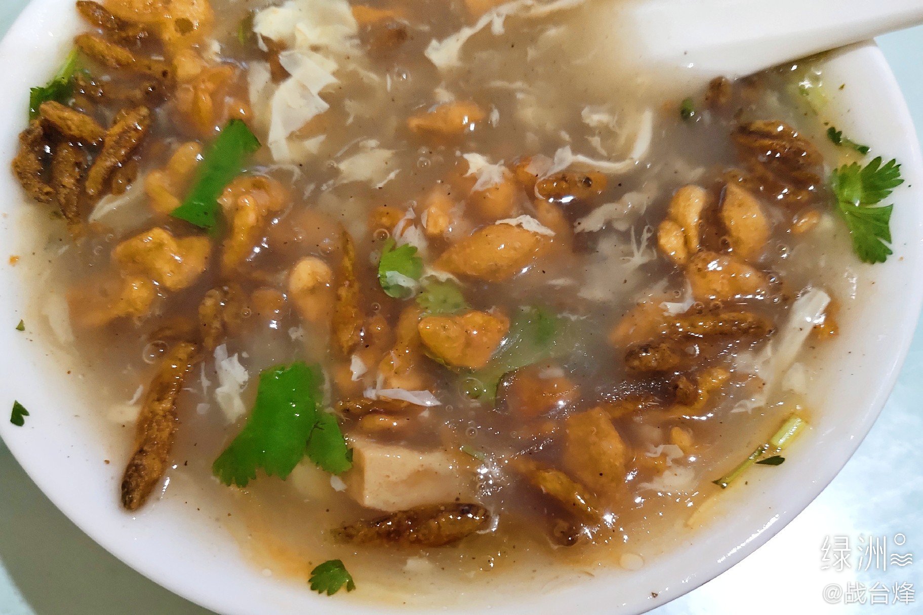 曹县的小鱼汤,有多少吃过的? 说来神奇,围着菏泽奥林花园小区