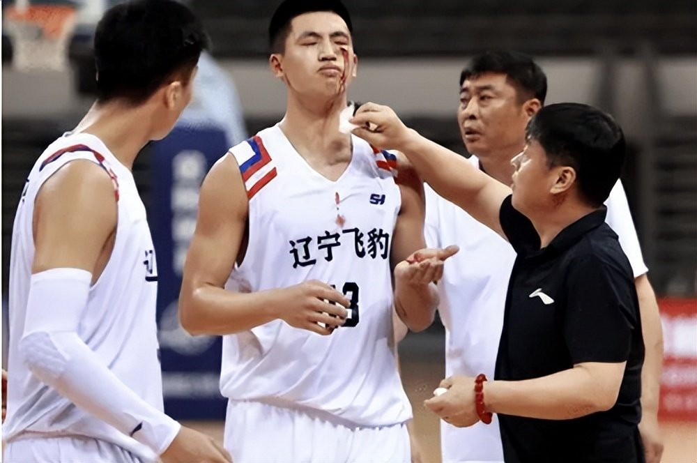 北控队在第2轮8顺位选中的刘傲,来自天津大学,1999年10月29日出生