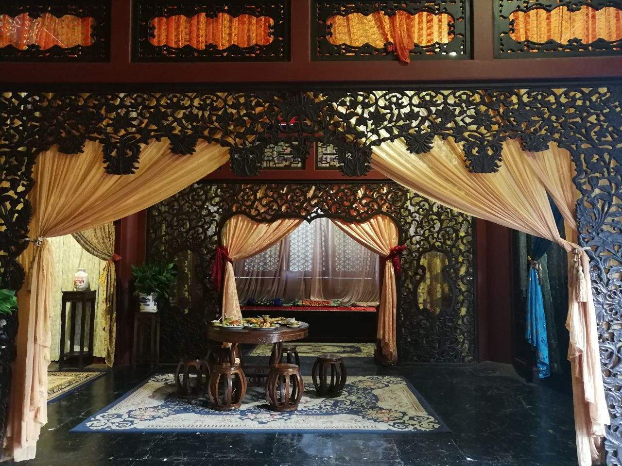 "新故宫"获评5a景区!票价是正版故宫3倍,耗资8亿盖楼值得吗?