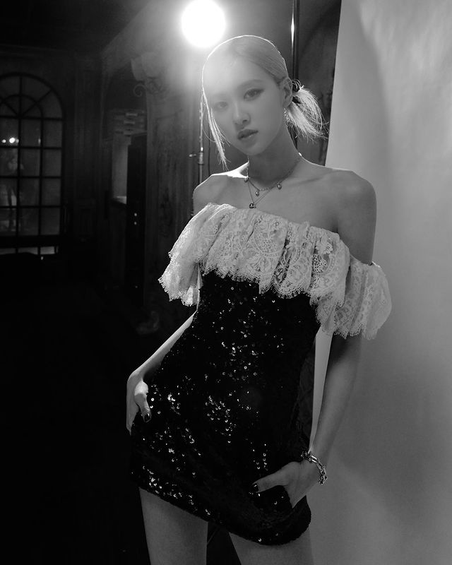 blackpink成员rose朴彩英今日solo出道多组高清大图曝光