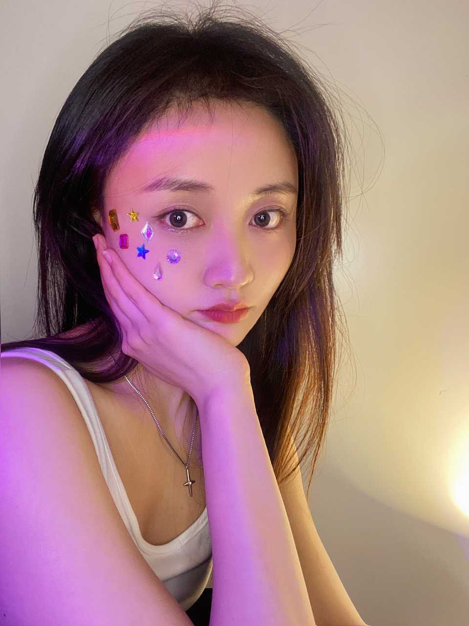 张雪琦 00年 天蝎座 河北石家庄人……__财经头条