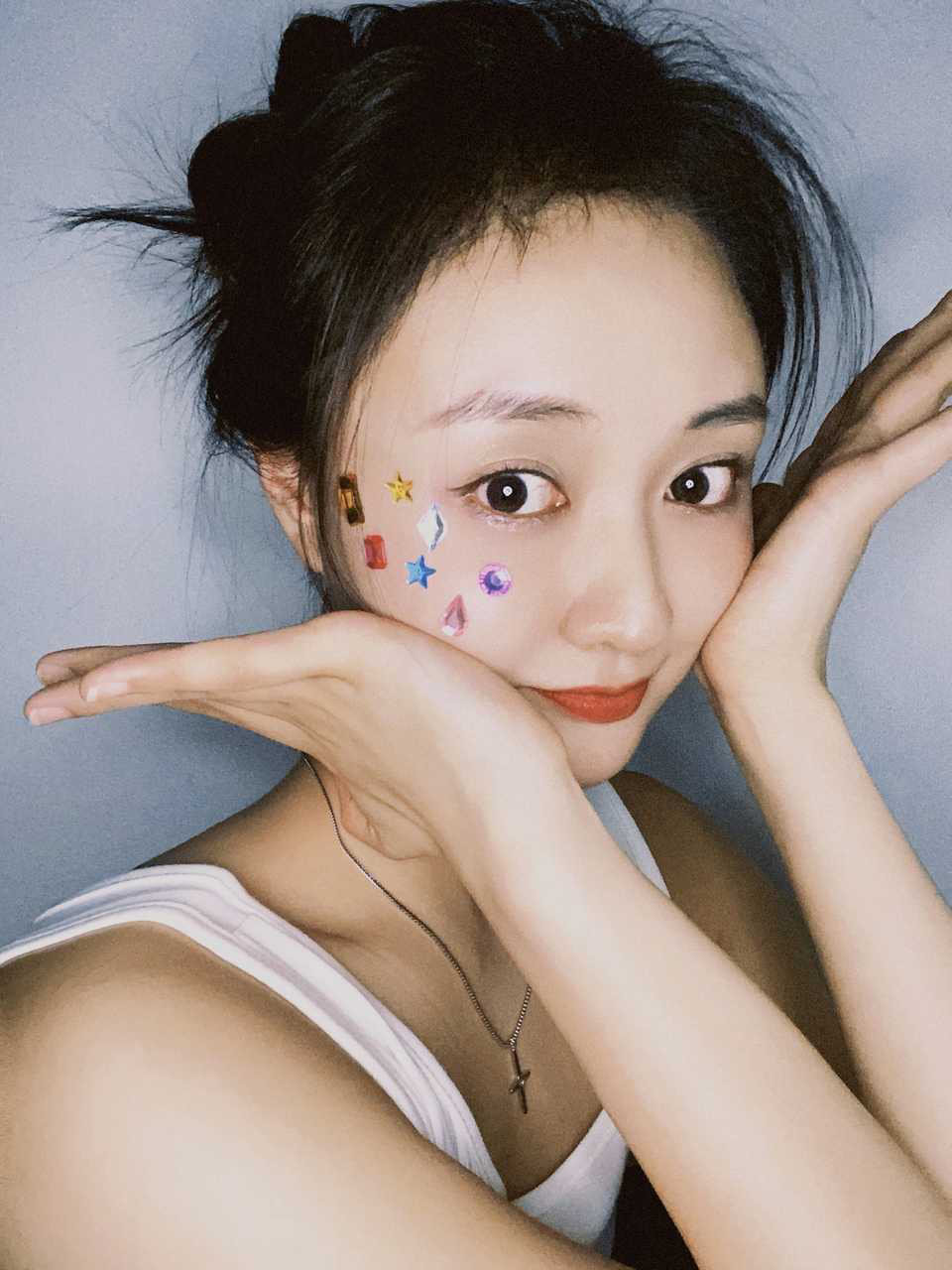 张雪琦 00年 天蝎座 河北石家庄人……__财经头条