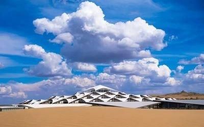 内蒙古一奇葩酒店,拥有30700平方米的面积,宛如一朵盛开的莲花休闲区蓝鸢梦想 - Www.slyday.coM 内蒙古一奇葩酒店,拥有30700平方米的面积,宛如一朵盛开的莲花休闲区蓝鸢梦想 - Www.slyday.coM