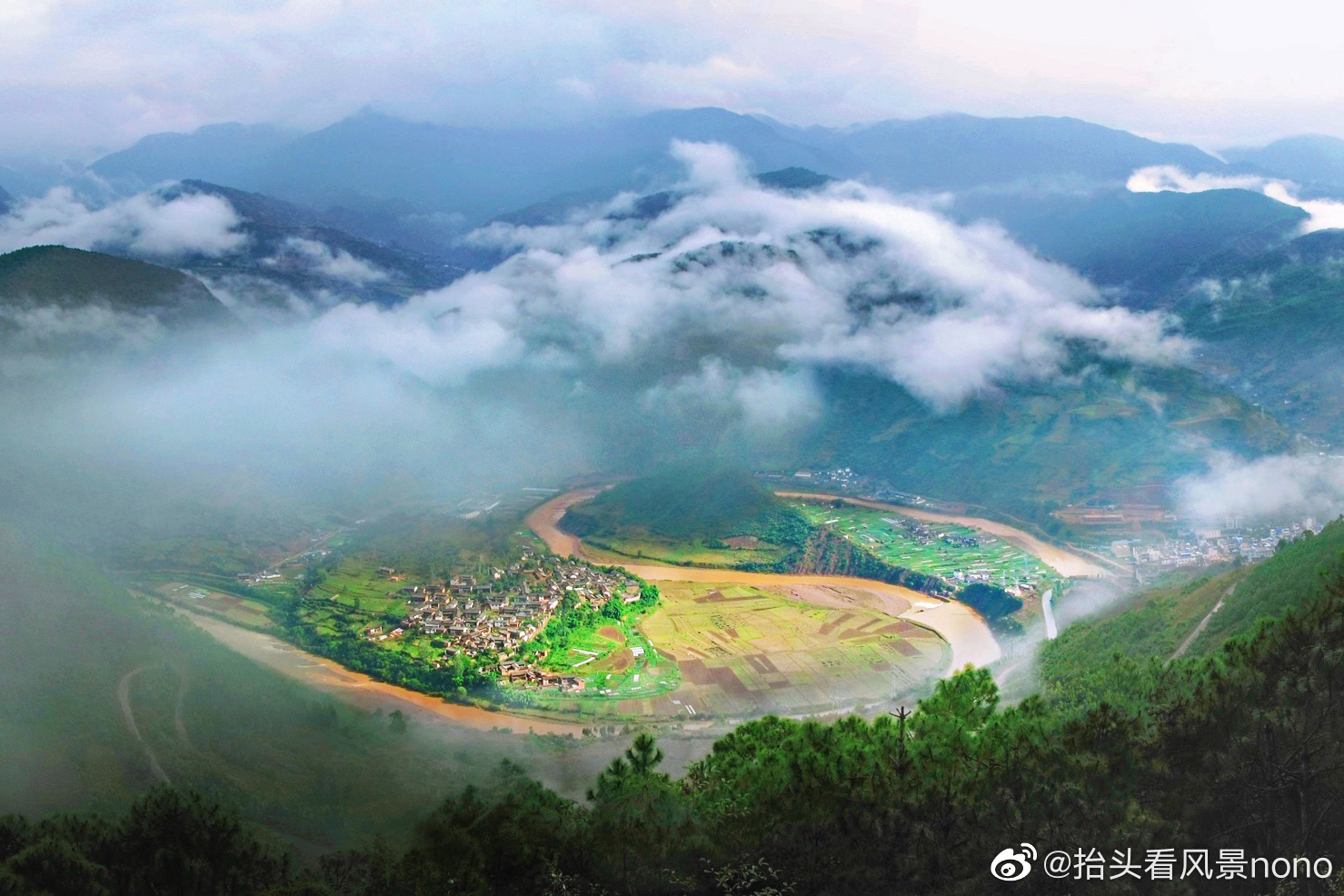 云南,大理云龙太极村.站在观景台俯瞰