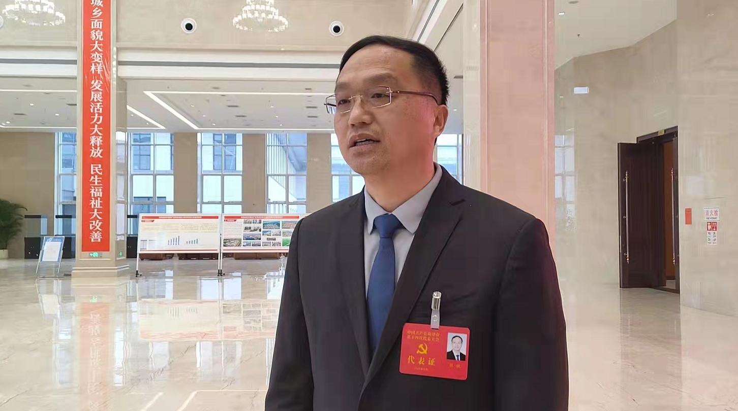 党代表张斌全力把菏泽一中打造成齐鲁名校