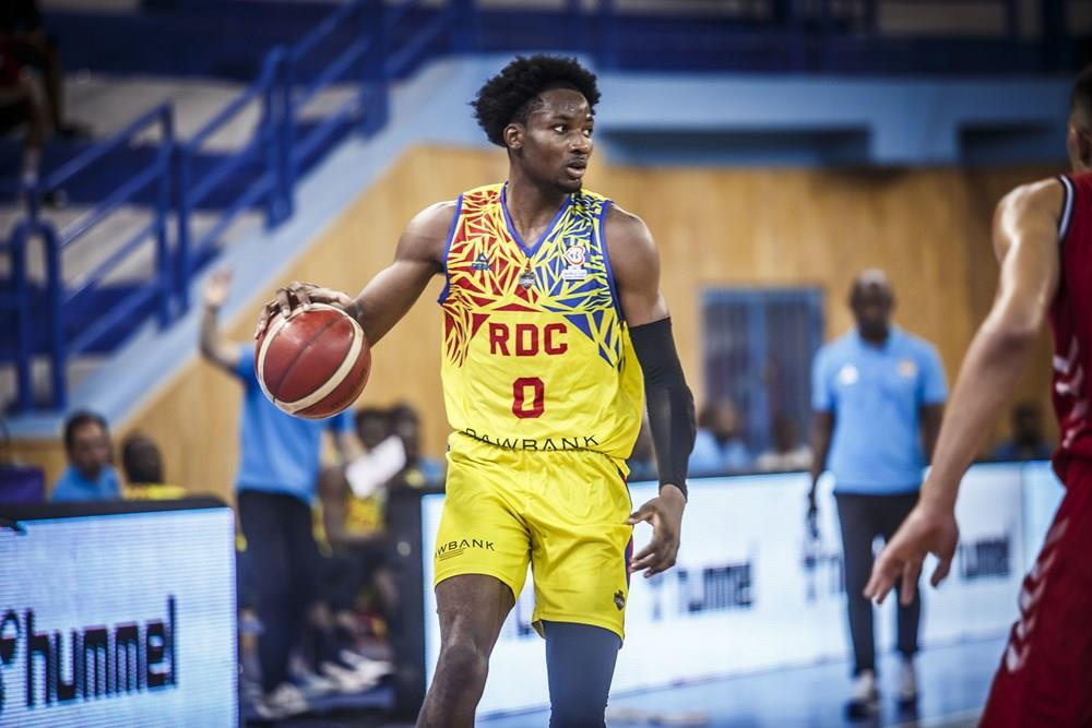 比赛中,民主刚果队的锋线新星乔纳森-库明加(jonathan kuminga)全场