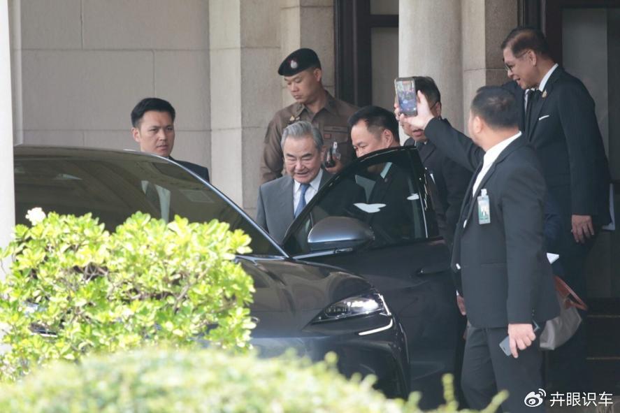从“总理座驾”到“全球销冠”:比亚迪改写世界汽车格局-新浪汽车