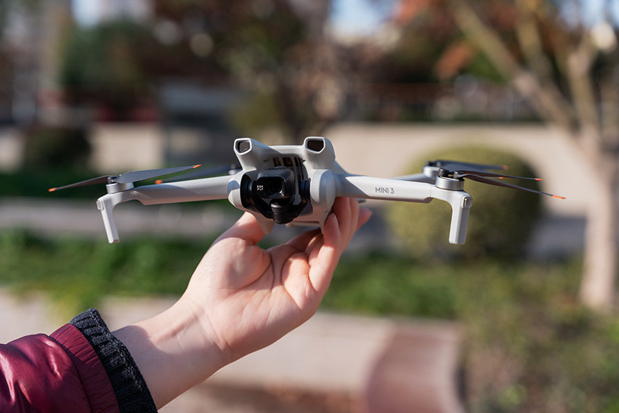 大疆dji mini 3无人机评测:精确定位,兼顾便携高画质与性价比__财经