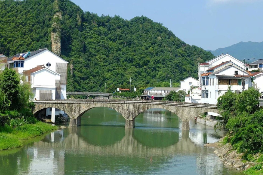 浙江上虞一风情小镇,王阳明曾来此游历,被誉"欲界之鲜都"