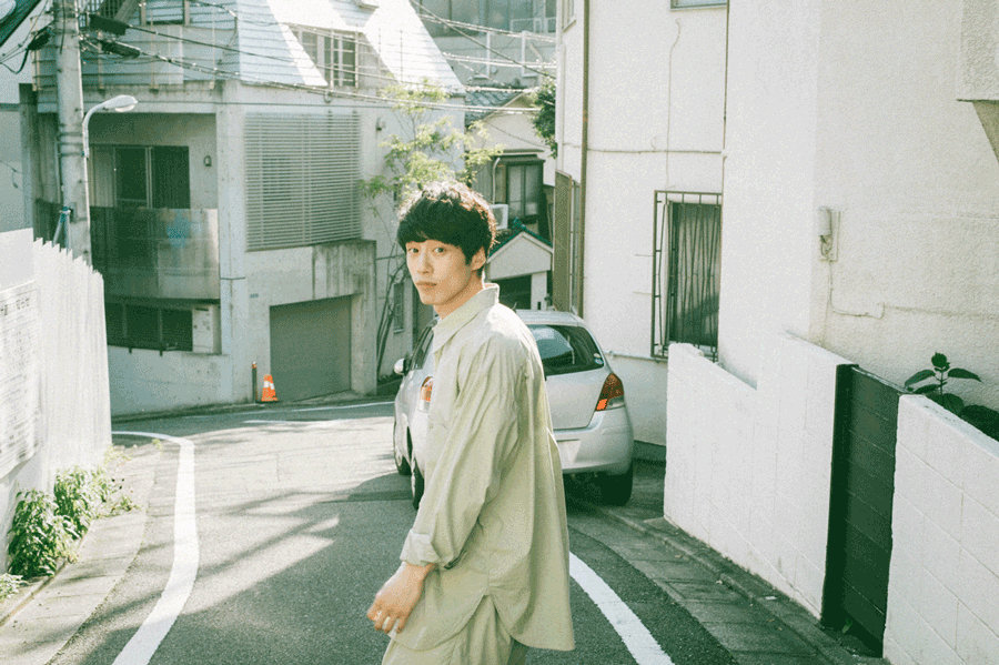 坂口健太郎秋日里的盐系男孩