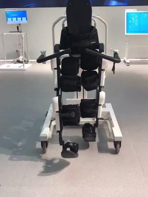 脑卒中及高位截瘫患者福音张江机器人谷展示的最新款被动式下肢康复