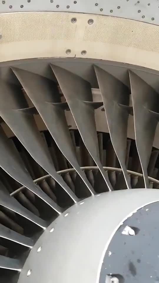 飞机发动机叶片居然是松动的你知道为什么吗