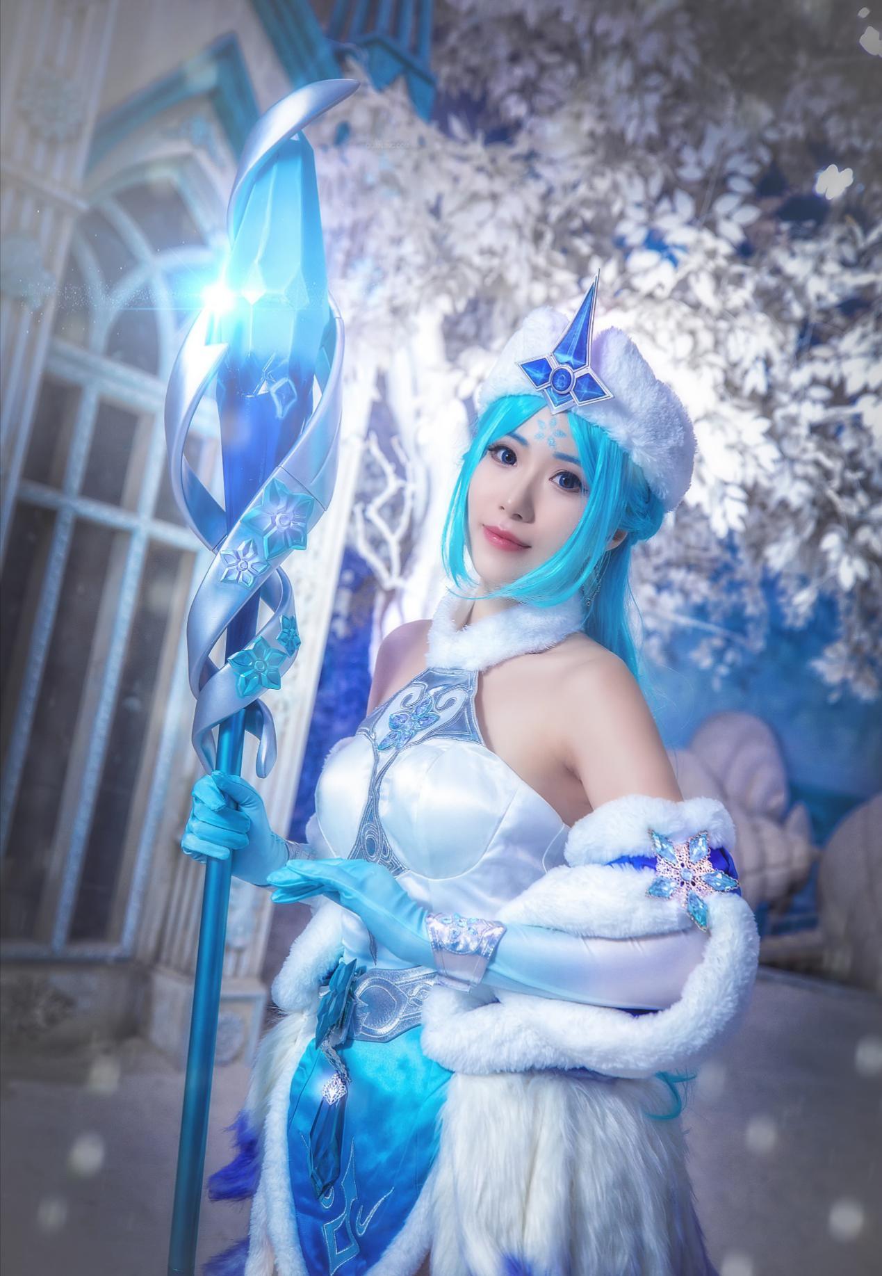 acg最靓cos第43期:小姐姐神还原王昭君,冰雪之美令人目不转睛