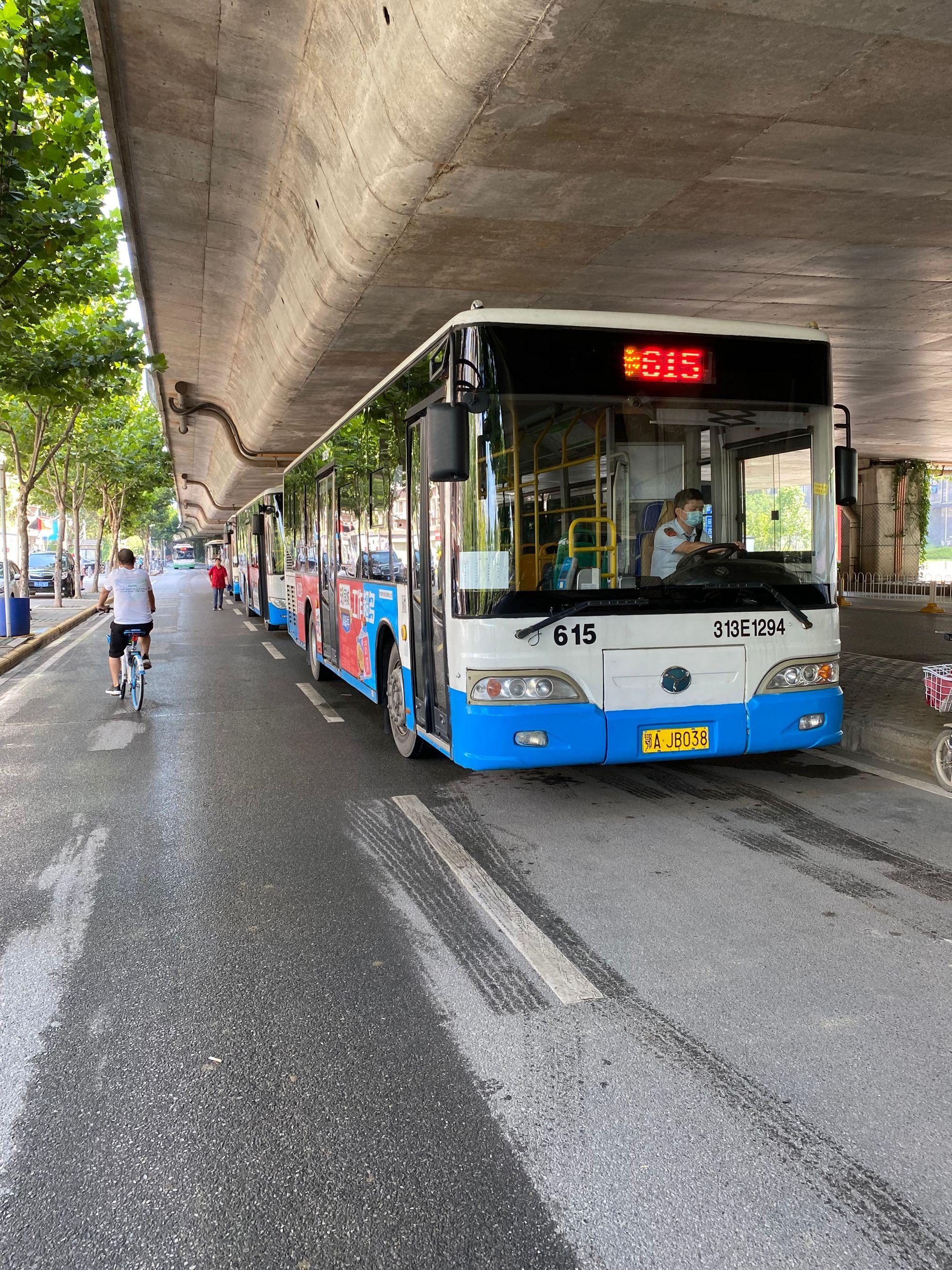 615路公交线路调整方便沿线师生出行