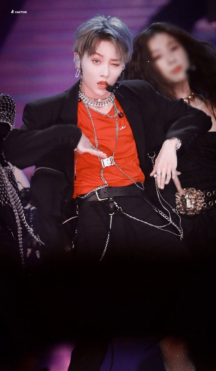 爱豆舞台小合集严浩翔,金智秀,小鬼王琳凯,敖子逸,宋亚轩,张云