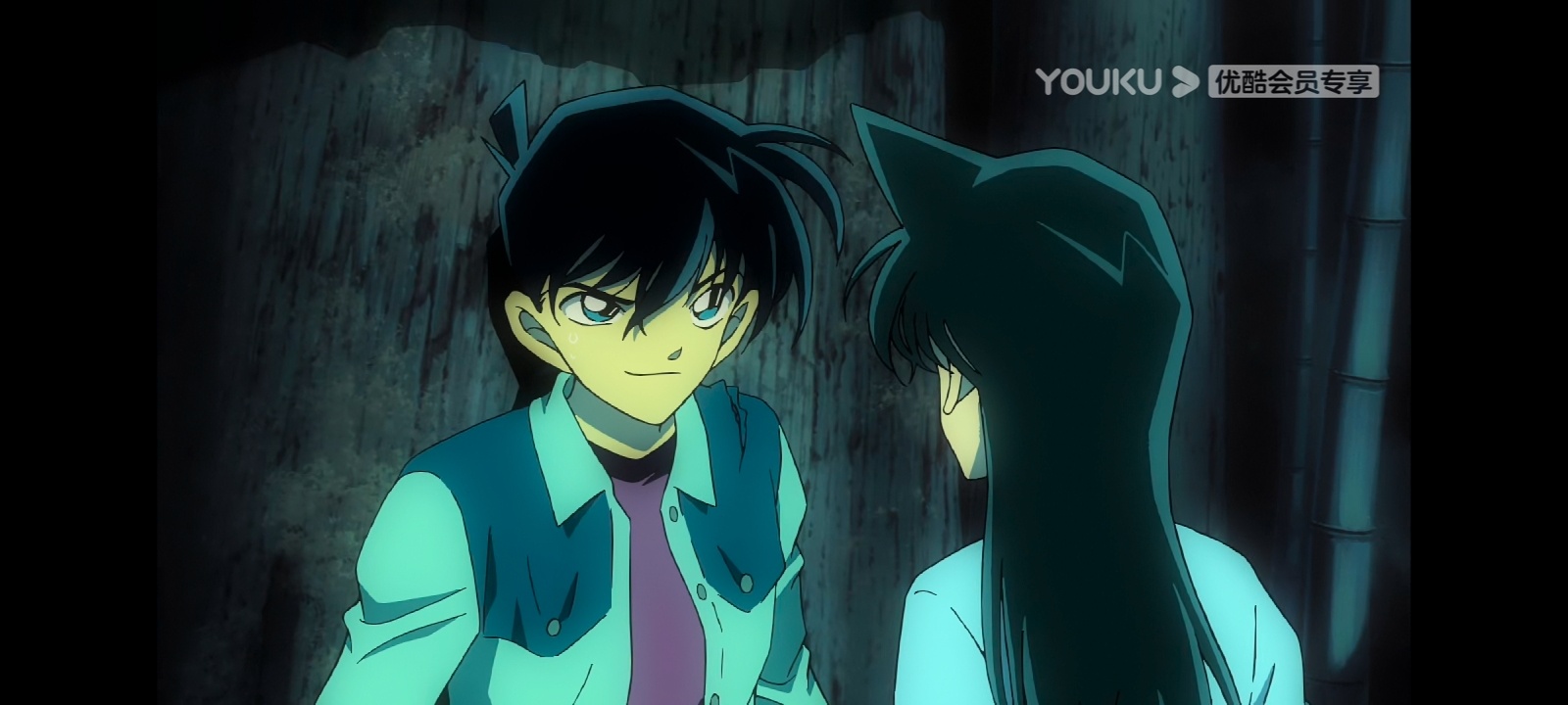 《迷宫的十字路口》新一抱着小兰