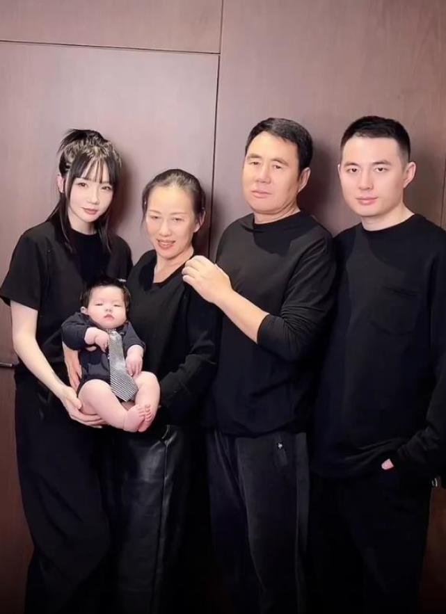 高晓松前妻夕又米晒照为二胎庆百天，儿子帅气像爸爸，女儿未出镜|高晓松|女儿|儿子_新浪新闻