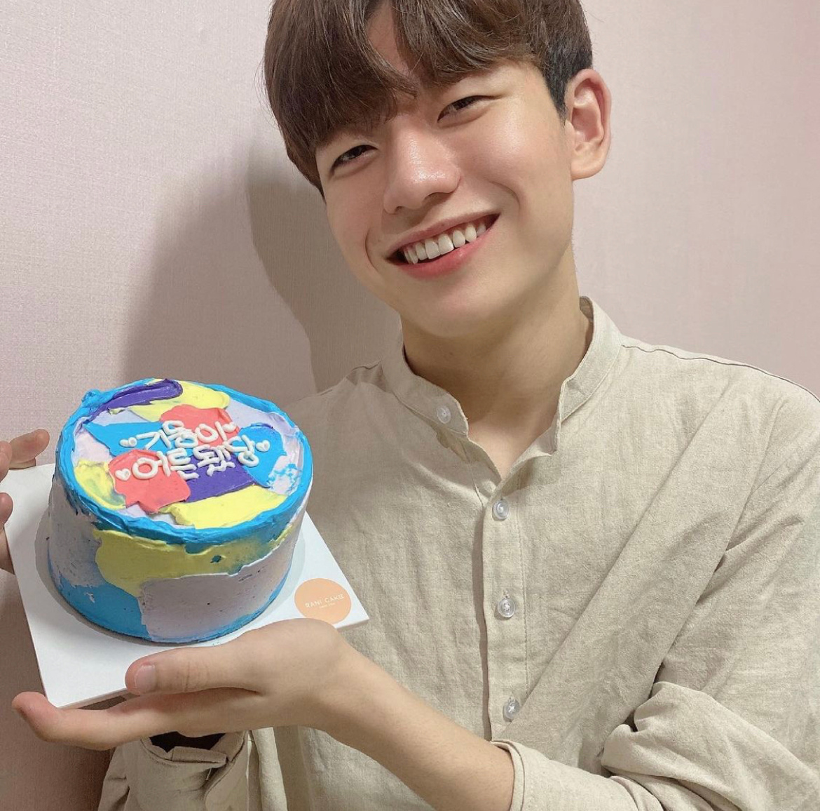 电影《非常主播》里的童星王锡玄成年了