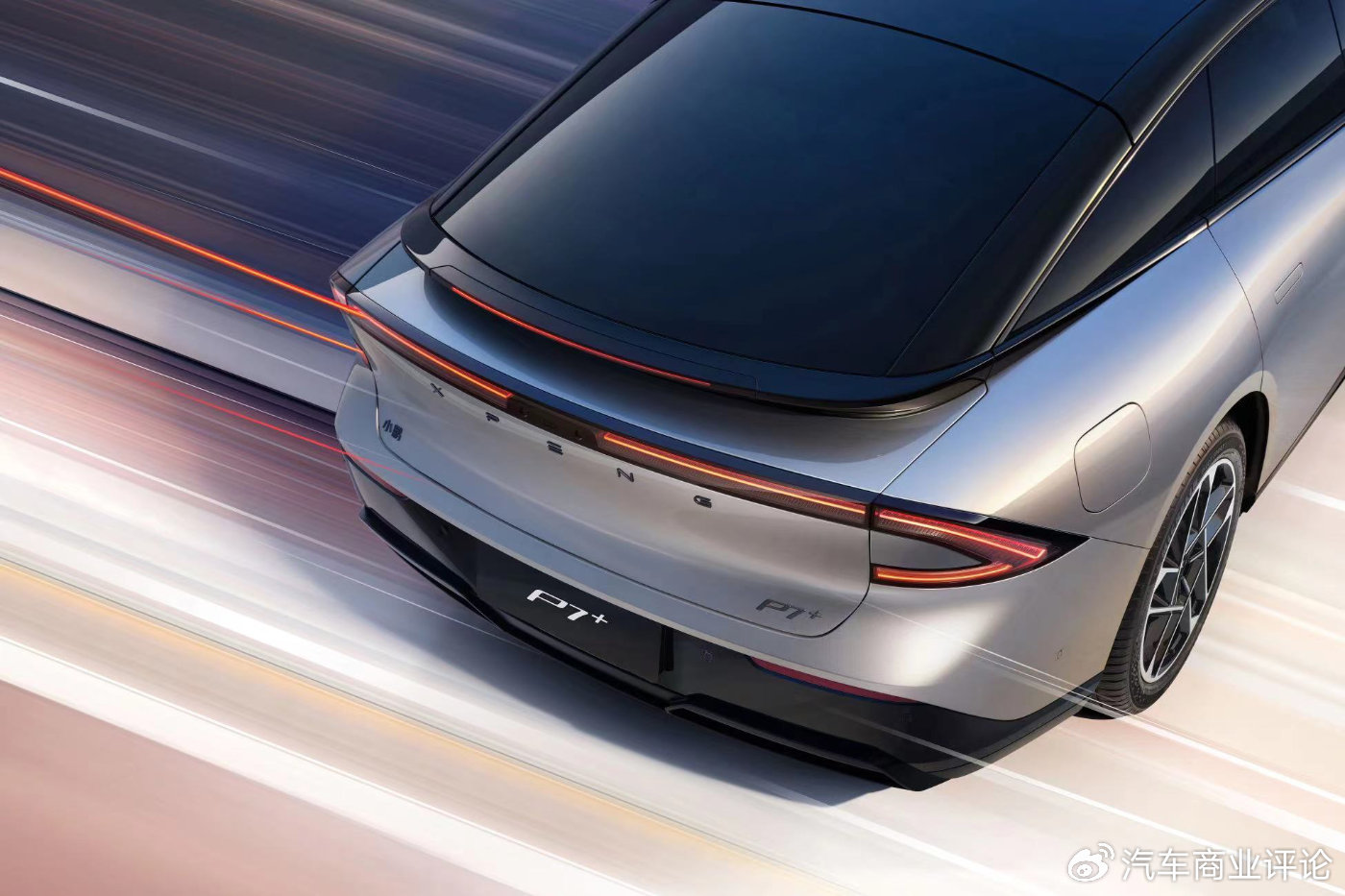 马斯克写了三个点,何小鹏回了三个 -新浪汽车